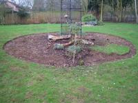 Circular garden bed